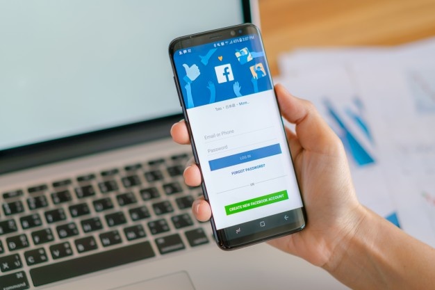 Six Rules of Facebook Etiquette